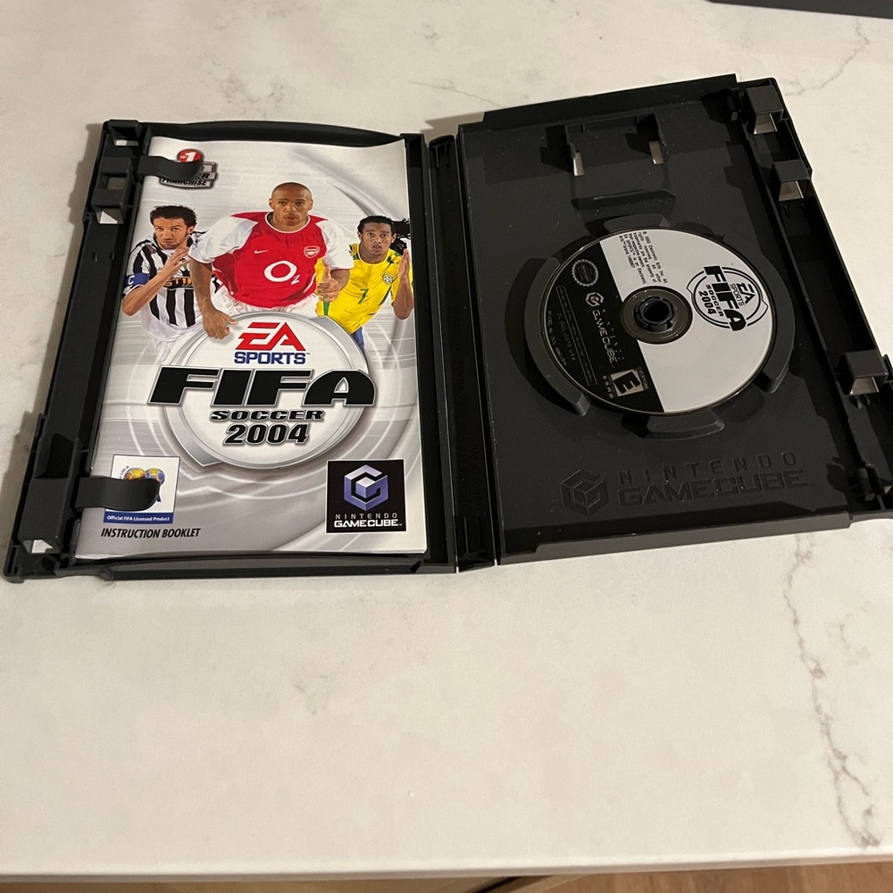 EA Sports FIFA Soccer 2004 Nintendo GameCube
